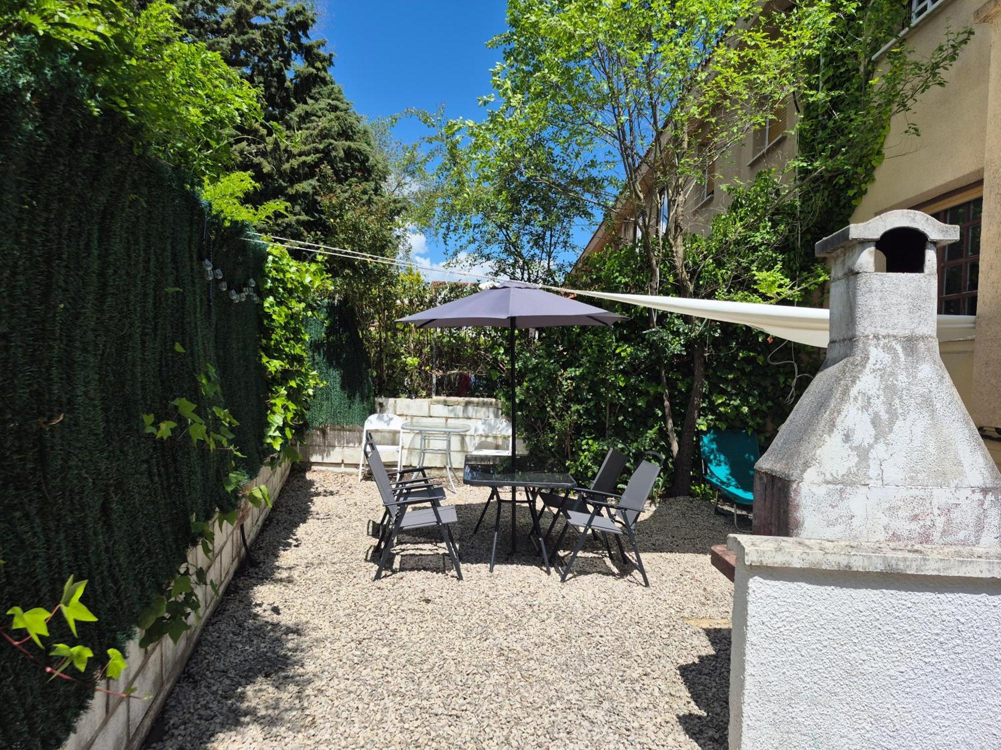 Cool Basement Studio In Hosts House With Private Terrace And Bbq Zizur Mayor Exterior foto